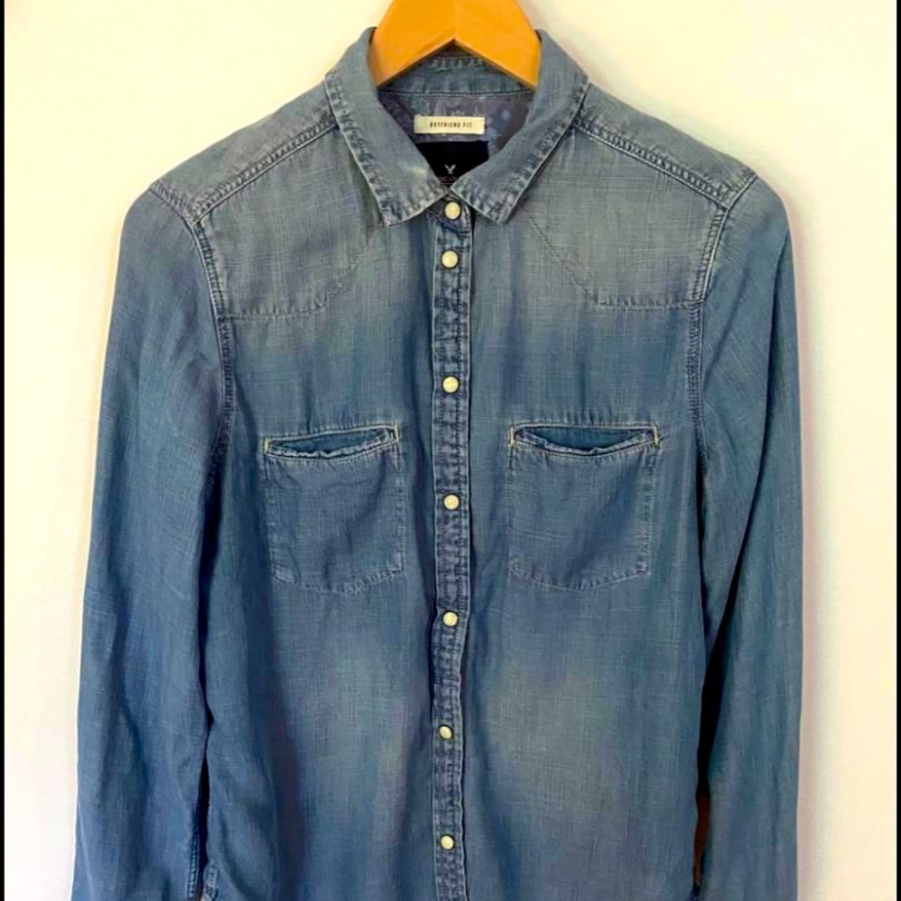 American Eagle Women’s Chambray Shirt Small